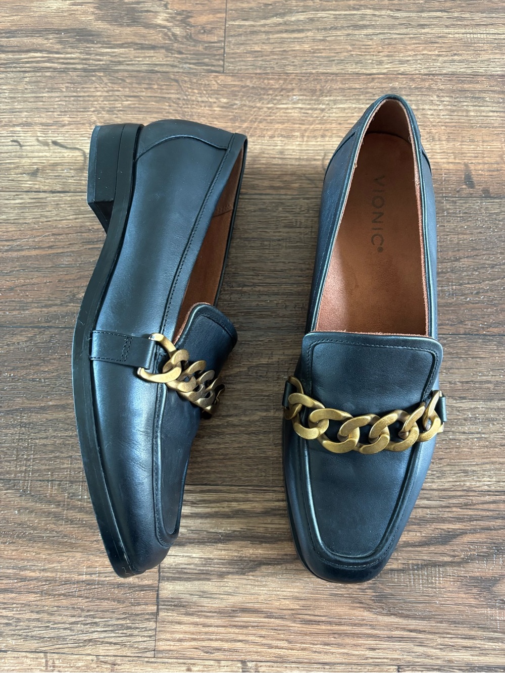 Vionic Mizelle Black Leather Chain Loafers - Women's Size 9